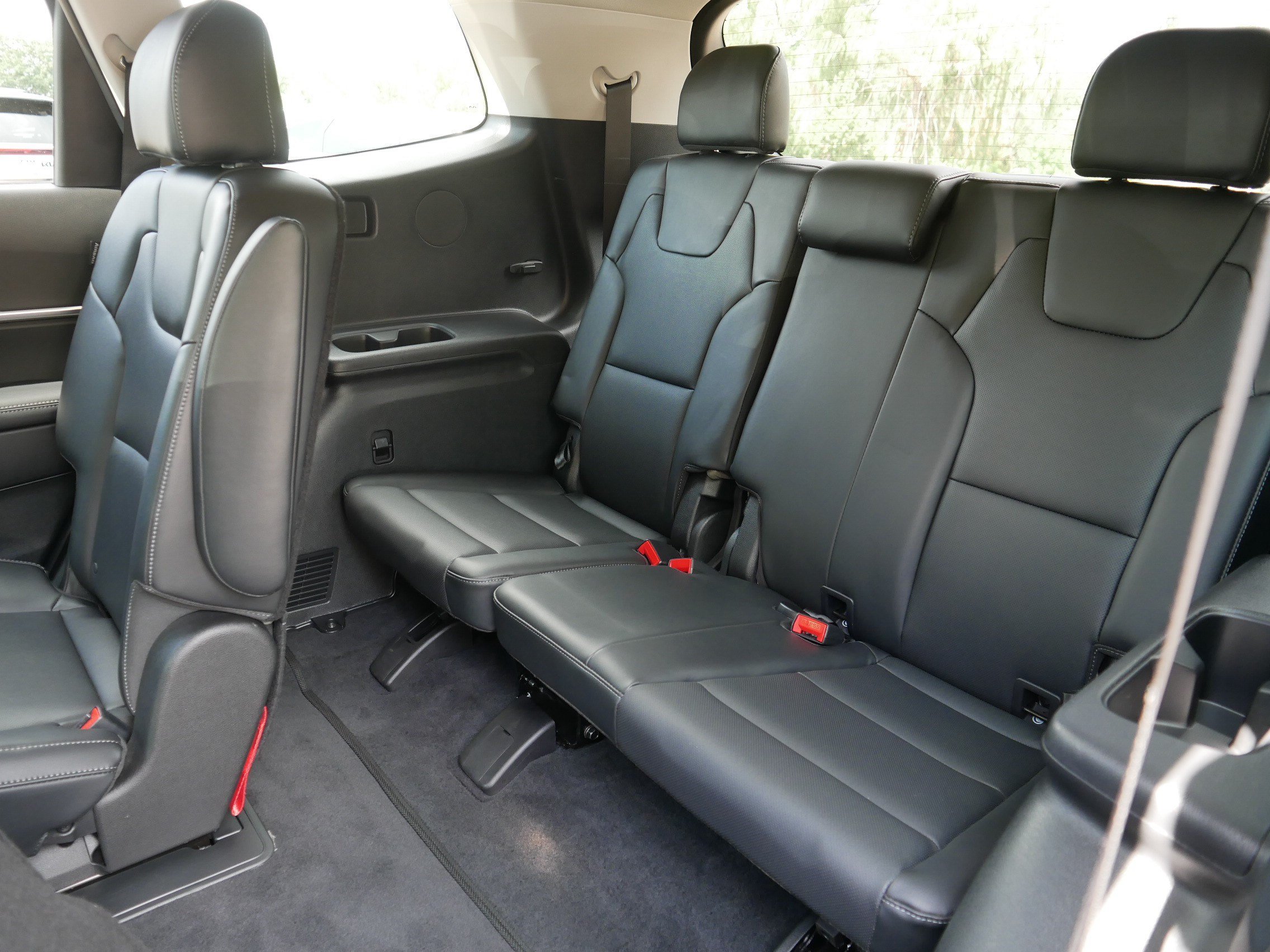 Certified 2024 Kia Telluride S w/ S Sunroof Package AWD/4WD image 37