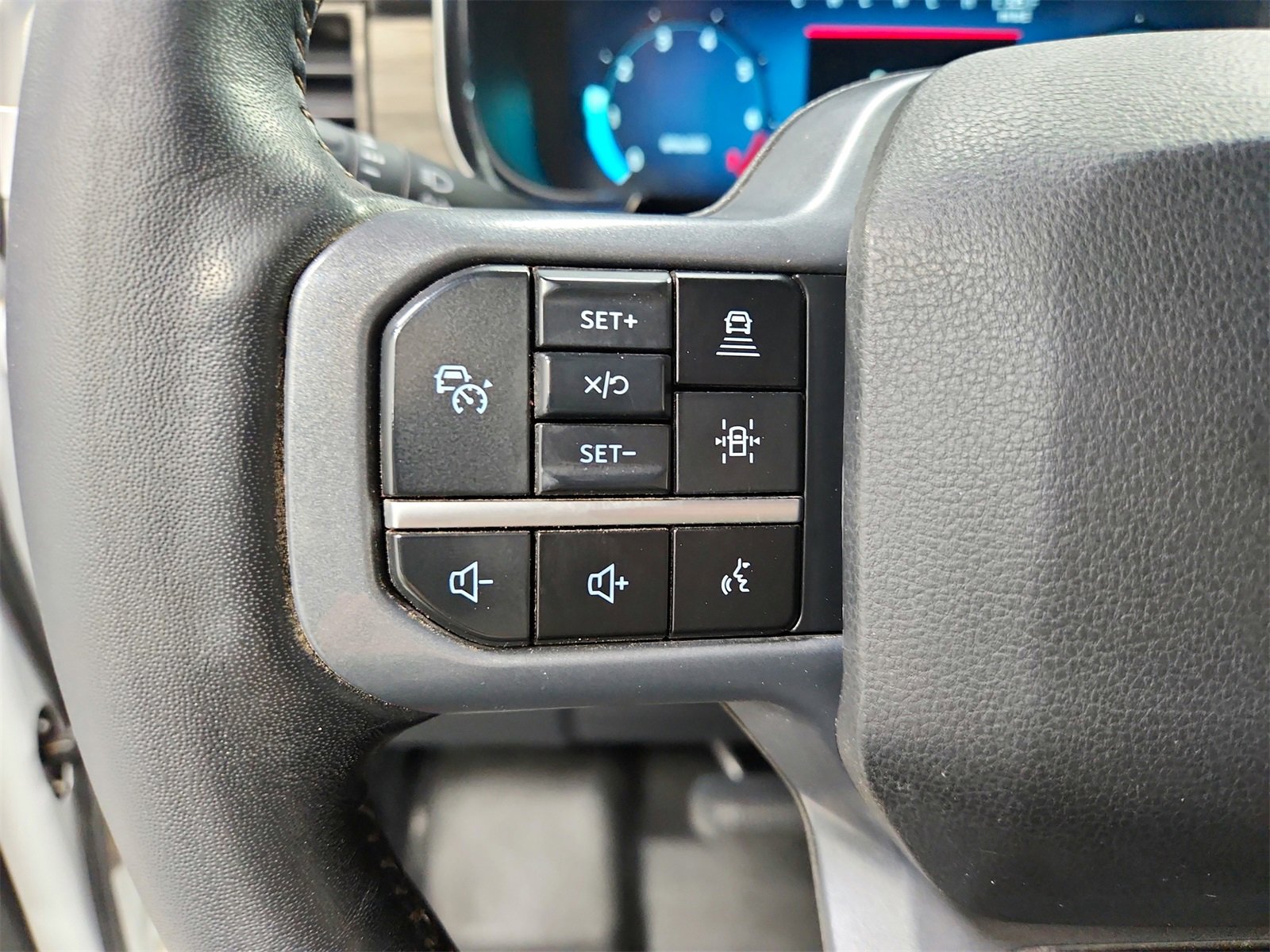 Used 2024 Ford F150 Lariat w/ Tow/Haul Package image 25