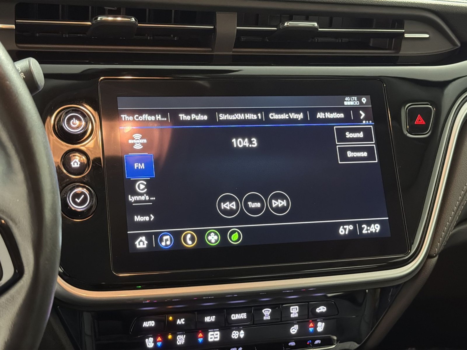Used 2023 Chevrolet Bolt EUV LT w/ Convenience Package FWD image 18