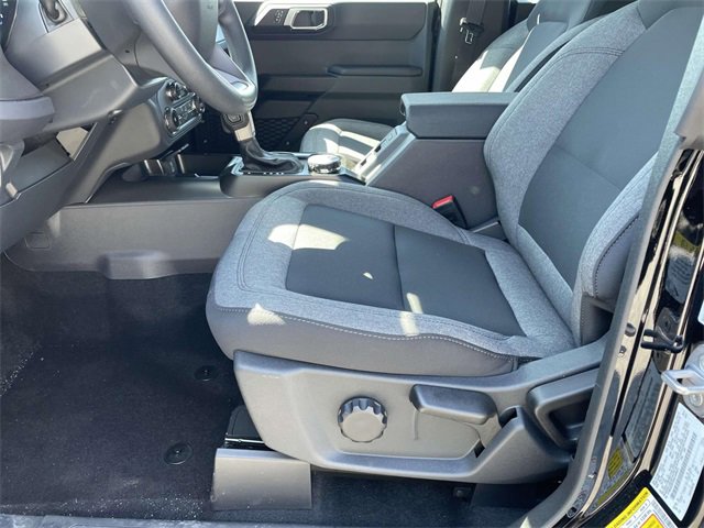 New 2025 Ford Bronco Base image 18