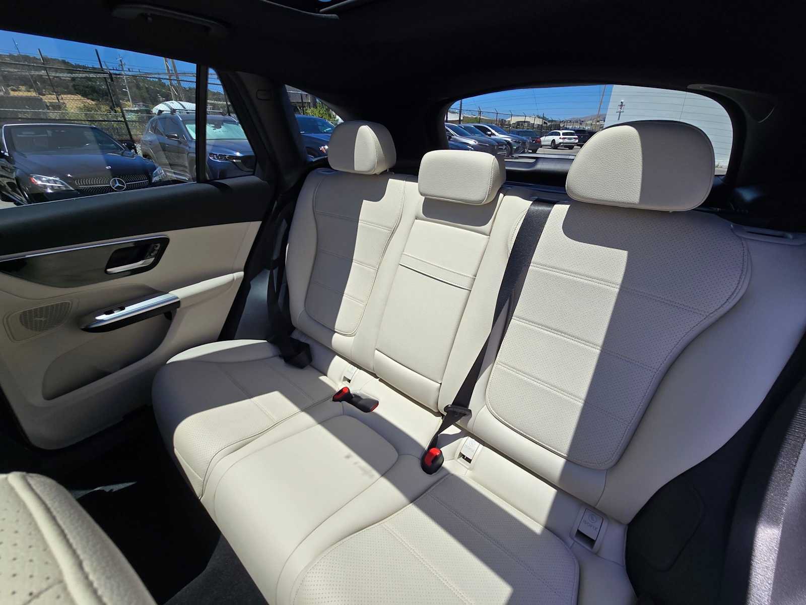Used 2026 Mercedes-Benz GLC 300 4MATIC image 19