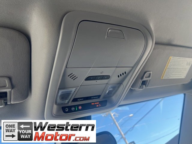 Used 2023 GMC Terrain SLT image 15