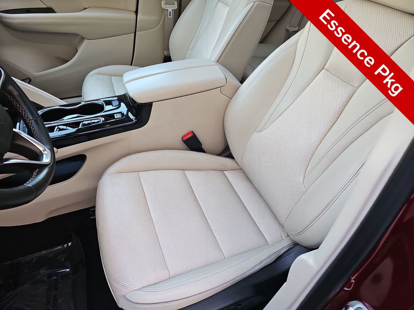 Used 2021 Buick Envision Essence w/ Technology Package I FWD image 15