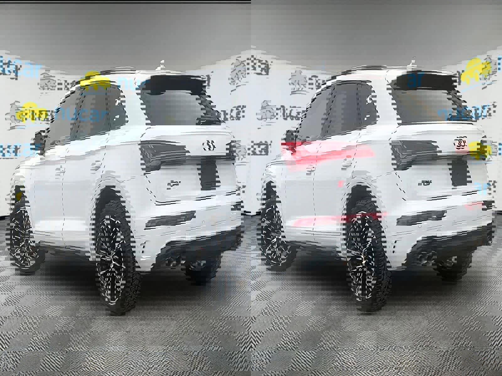 Used 2024 Audi SQ5 Prestige w/ Prestige Package image 4