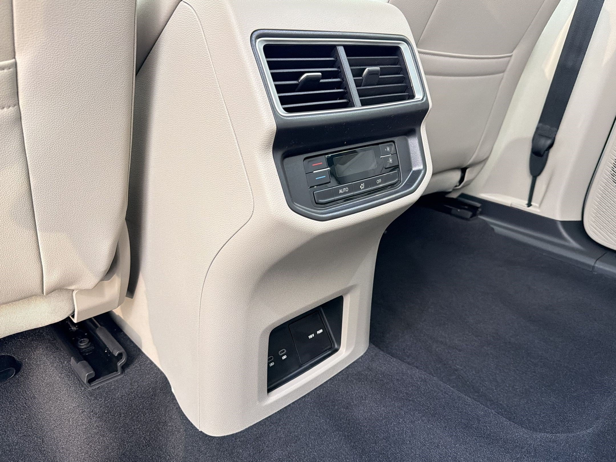 New 2026 Volkswagen Atlas SE FWD image 33