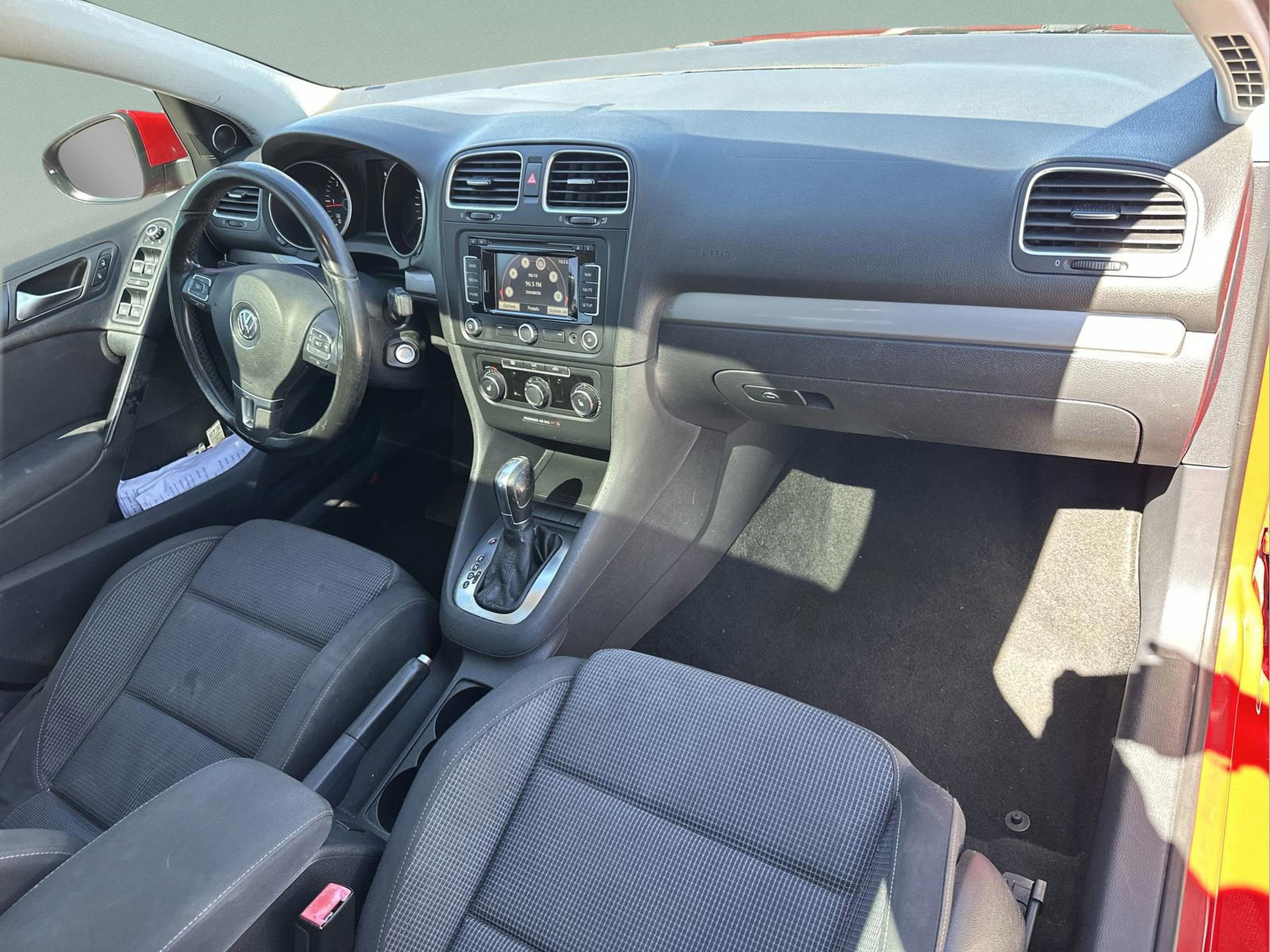 Used 2013 Volkswagen Golf TDI image 21