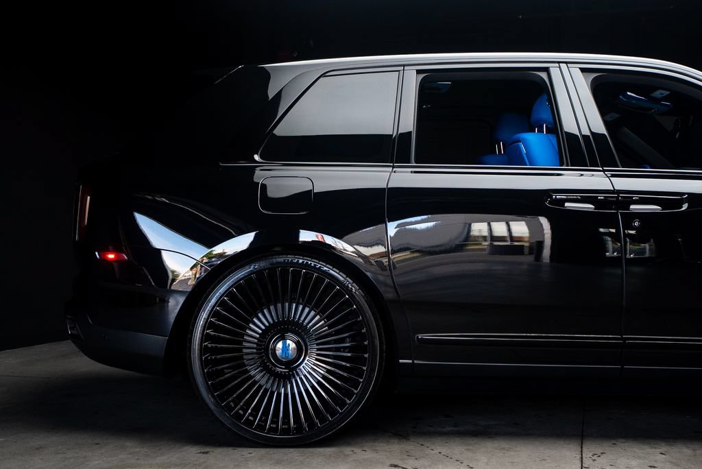 Used 2022 Rolls-Royce Cullinan w/ Cullinan Package AWD/4WD image 18