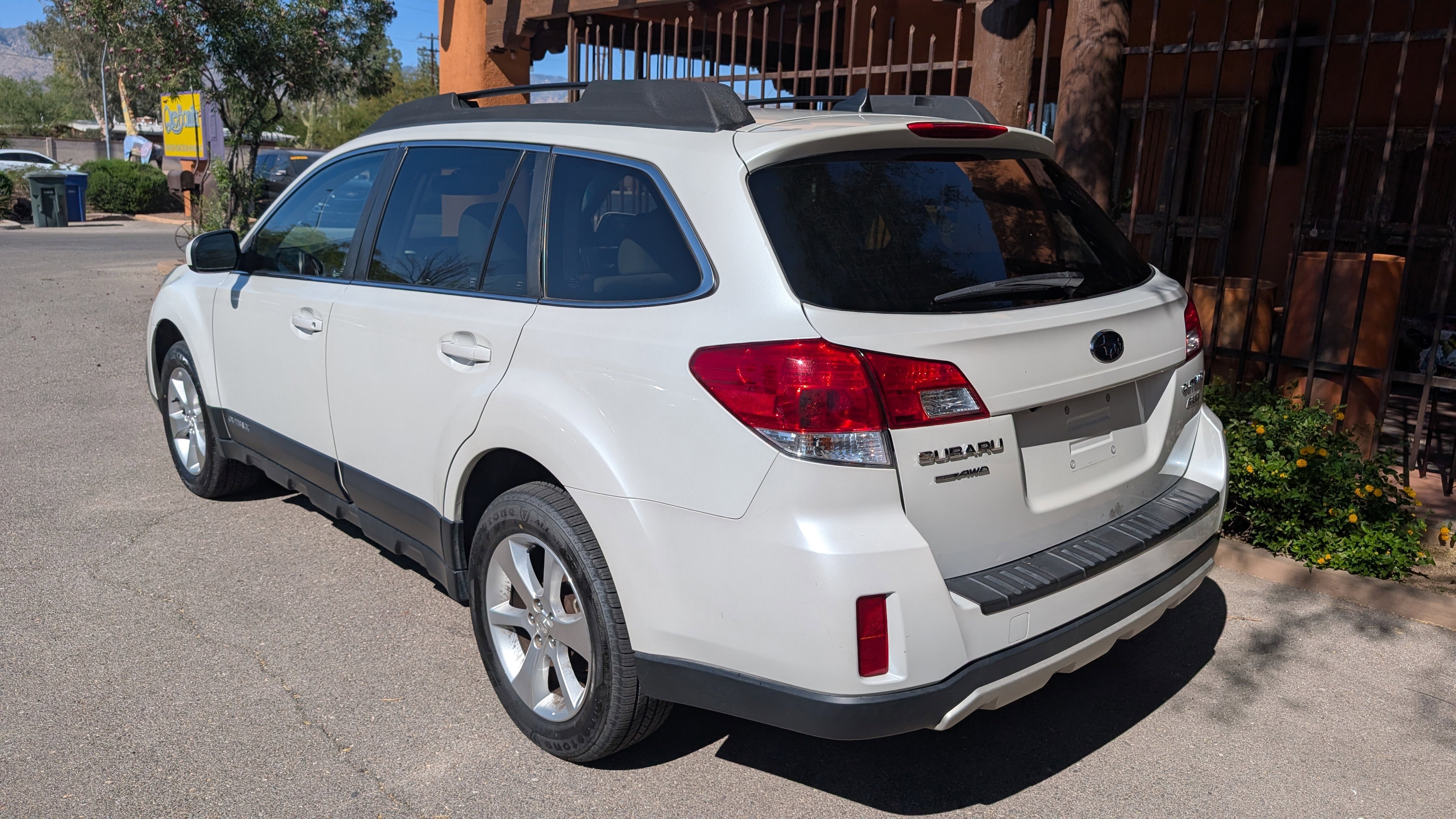 Used 2013 Subaru Outback 2.5i Limited AWD/4WD image 8