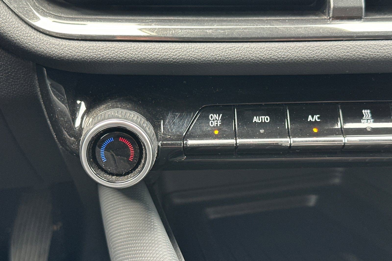 Certified 2024 Chevrolet Equinox EV RS image 30