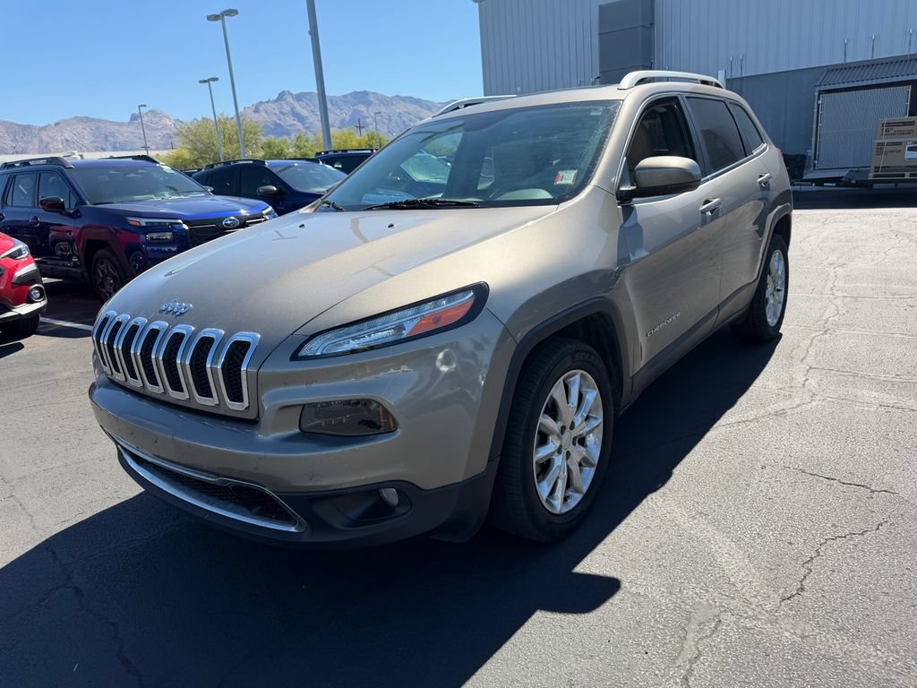 Used 2017 Jeep Cherokee Limited FWD image 3