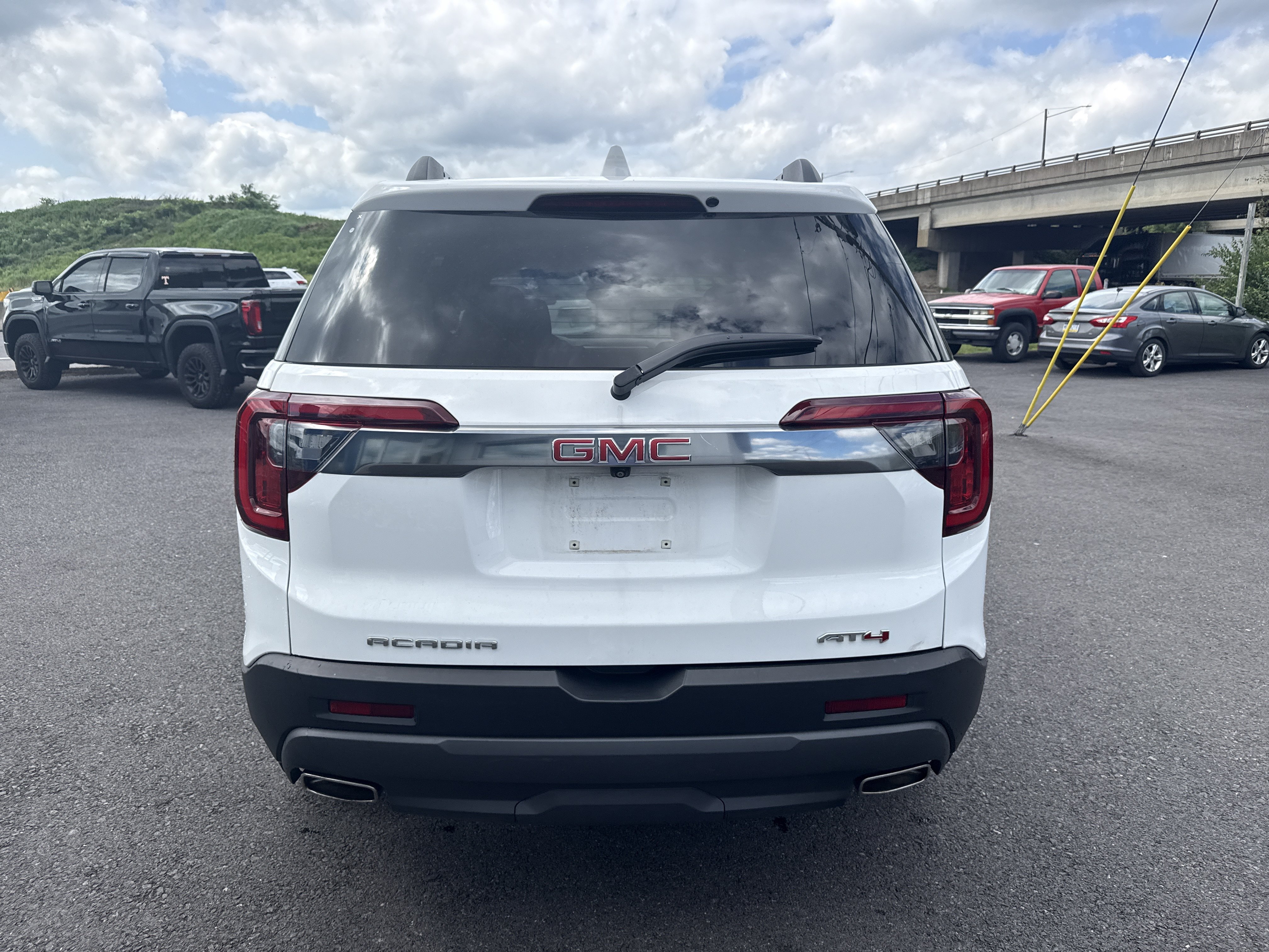 Used 2023 GMC Acadia AT4 AWD/4WD image 4
