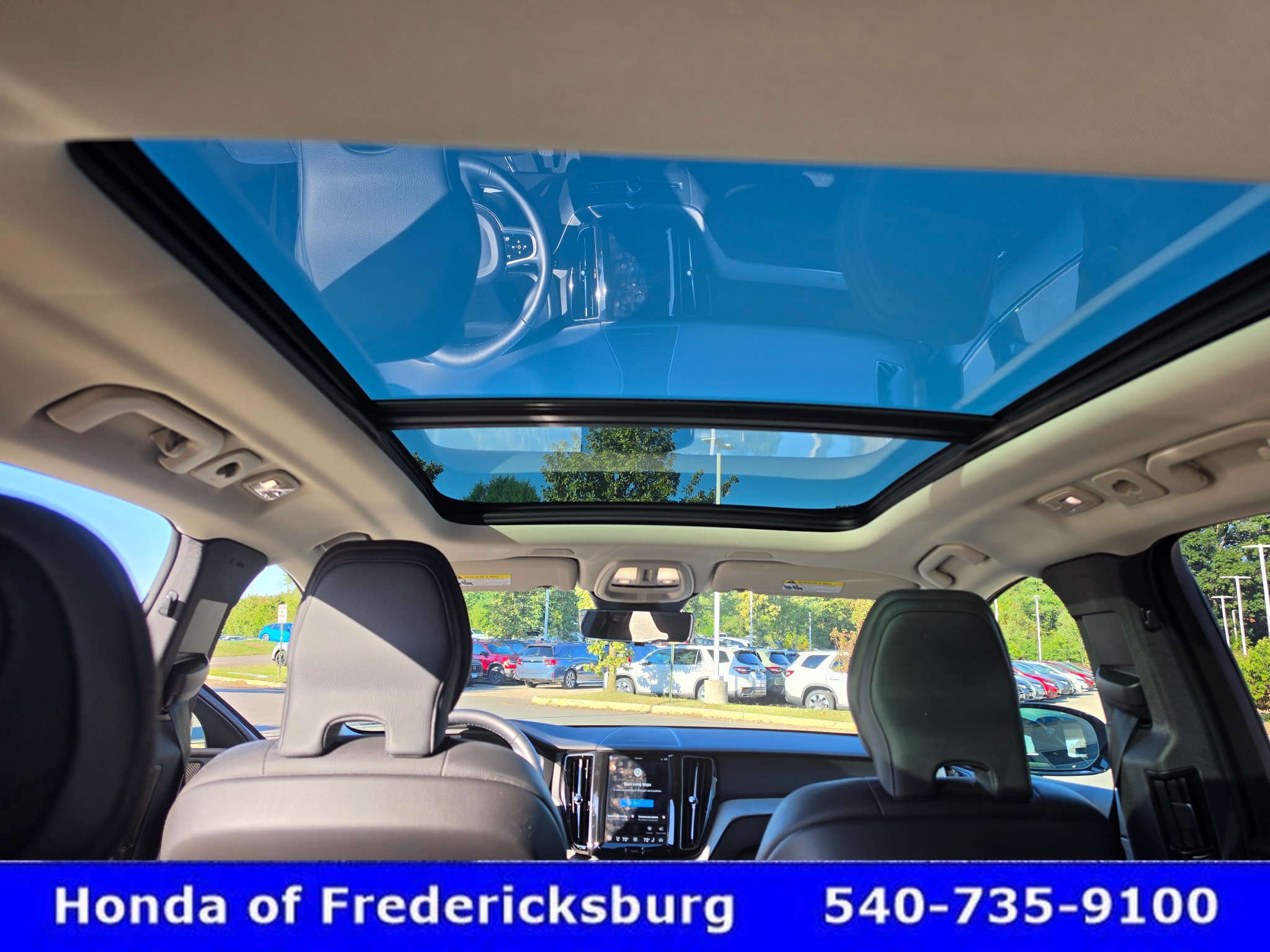 Used 2025 Volvo XC60 T8 Plus w/ Protection Package Premier AWD/4WD image 58