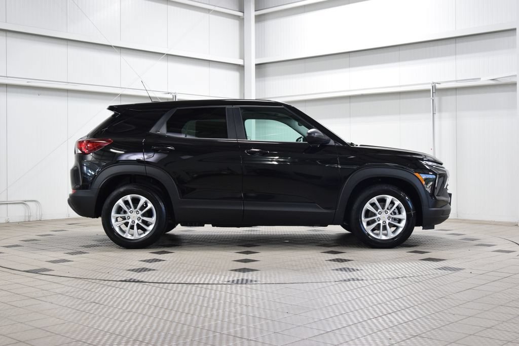 New 2026 Chevrolet TrailBlazer LS w/ LS Convenience Package FWD image 9