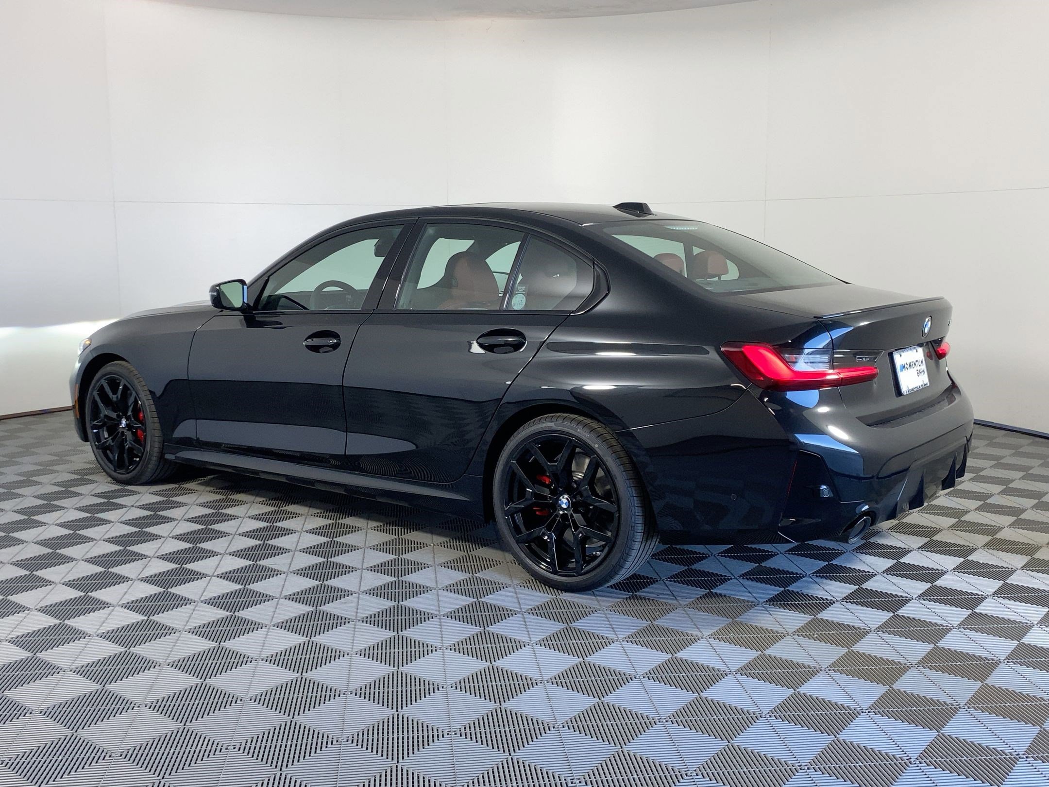 Used 2026 BMW 330i Sedan w/ M Sport Package image 3