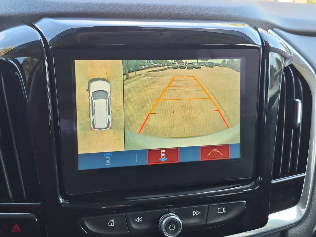 Used 2019 Chevrolet Traverse RS FWD image 16