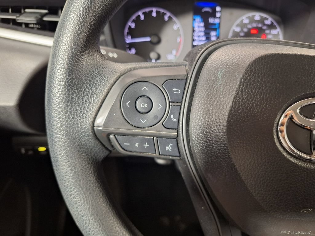 Used 2025 Toyota Corolla LE FWD image 17