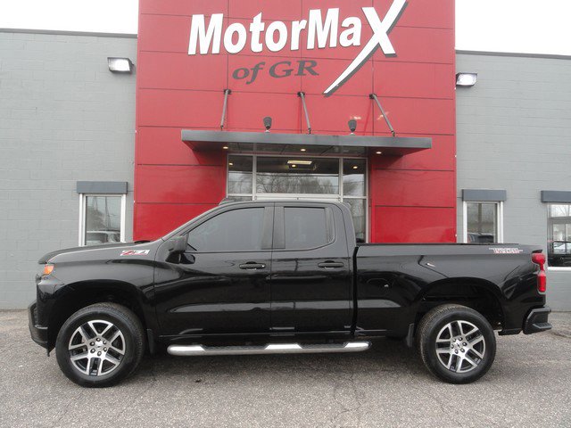 Used 2019 Chevrolet Silverado 1500 Custom Trail Boss w/ Custom Convenience Package AWD/4WD image 5