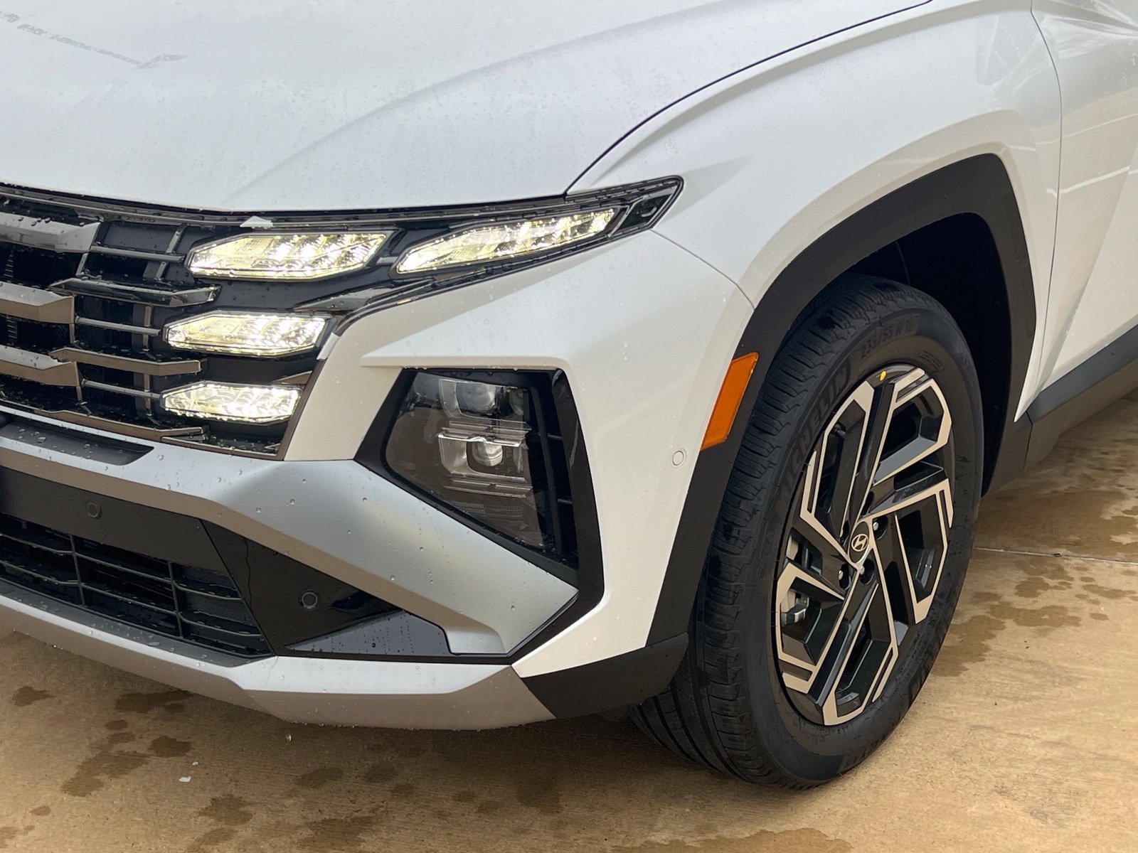 New 2026 Hyundai Tucson Limited w/ Tow & Go Package AWD/4WD image 4