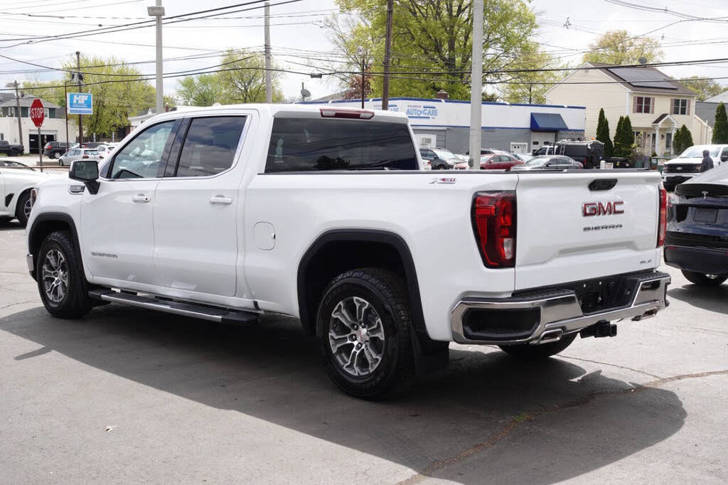 Used 2023 GMC Sierra 1500 SLE w/ X31 Off-Road Package AWD/4WD image 3