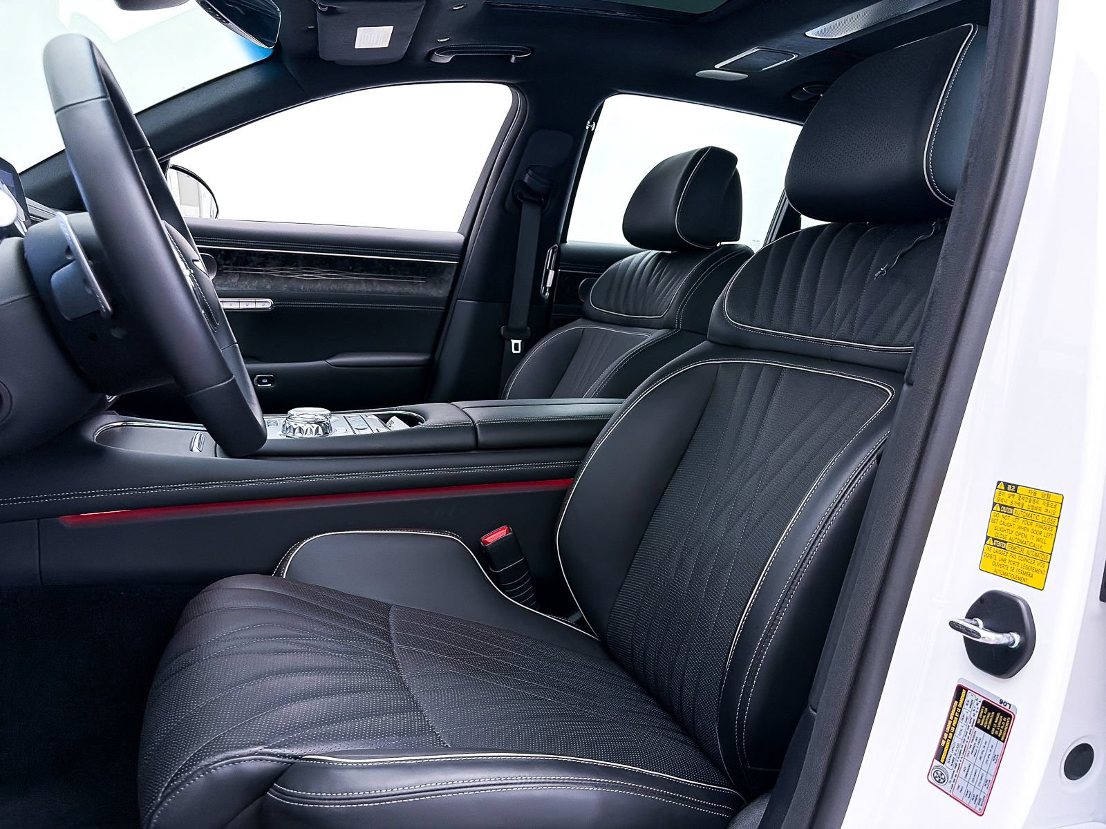 Used 2025 Genesis G90 3.5T AWD/4WD image 24