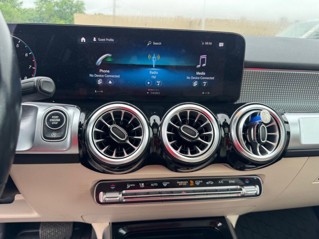 Certified 2022 Mercedes-Benz GLB 250 4MATIC image 11