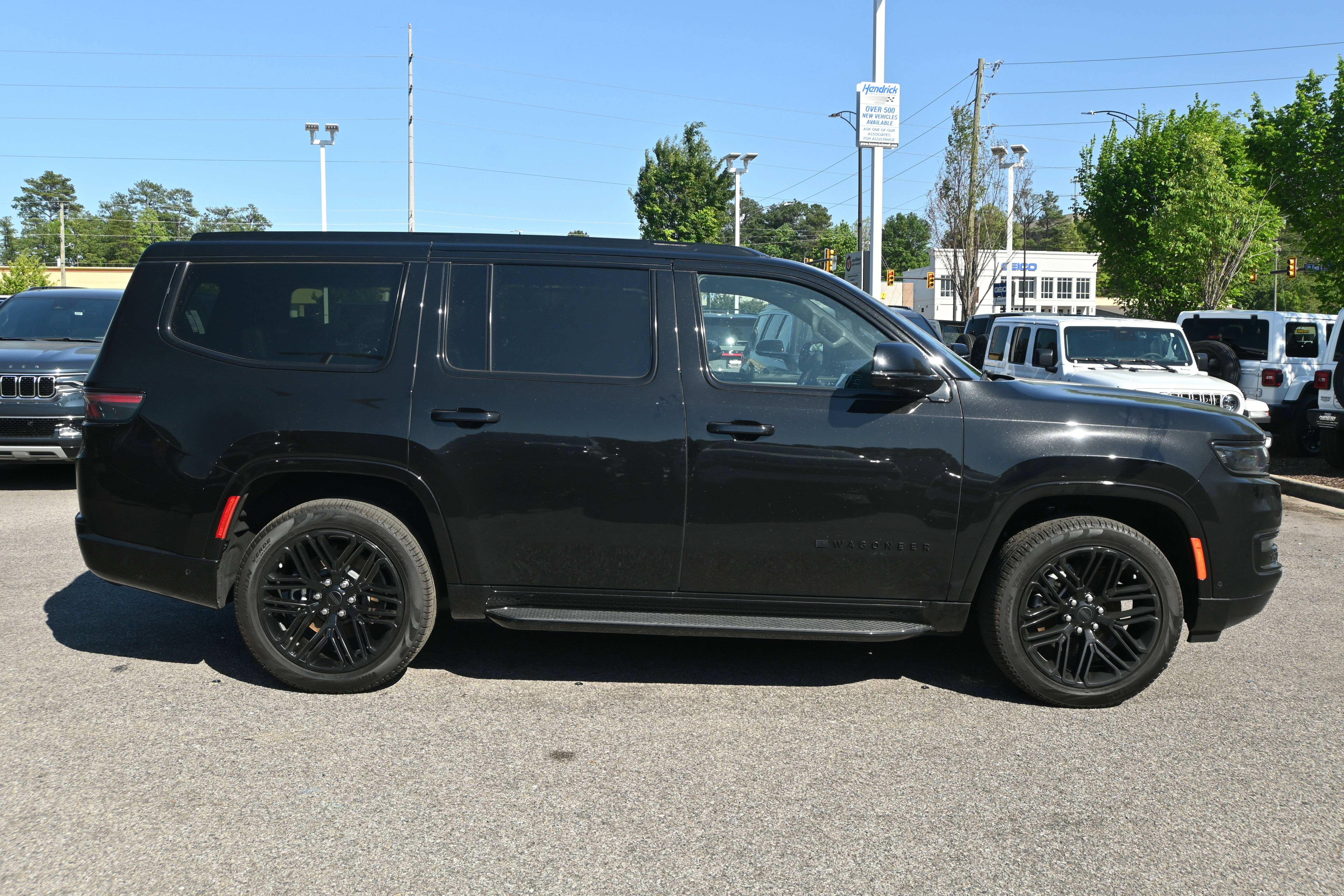 Used 2025 Jeep Wagoneer Series II w/ Convenience Group I image 16