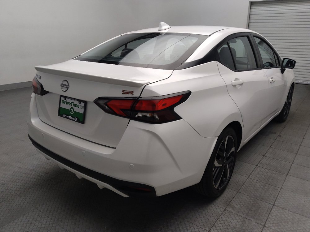 Used 2025 Nissan Versa SR FWD image 9