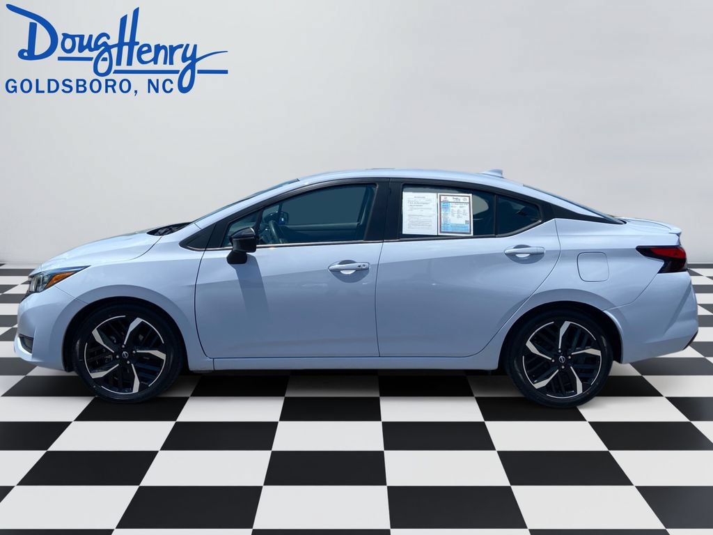 Used 2024 Nissan Versa SR FWD image 2