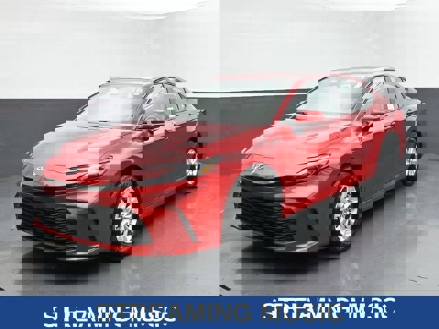 Used 2025 Toyota Camry LE image 5