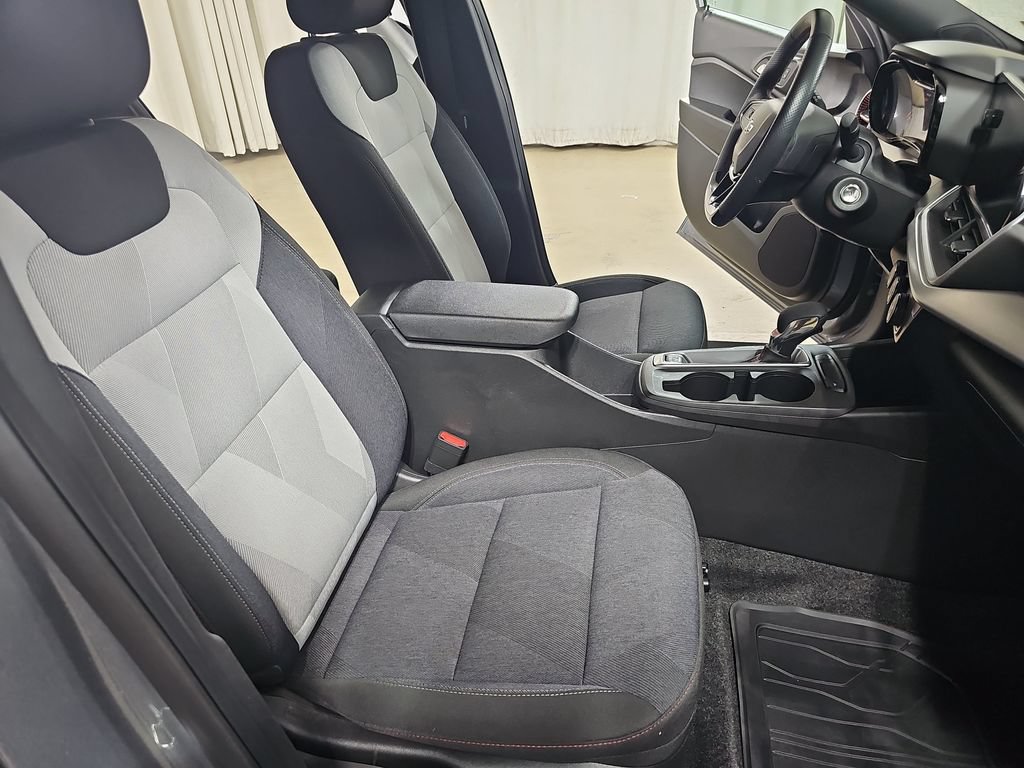 Certified 2024 Chevrolet Trax RS w/ Driver Confidence Package FWD image 13