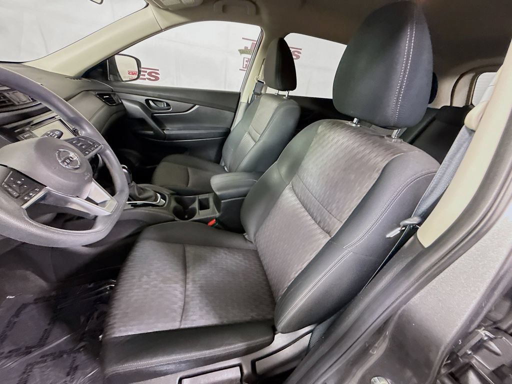 Used 2020 Nissan Rogue S FWD image 23