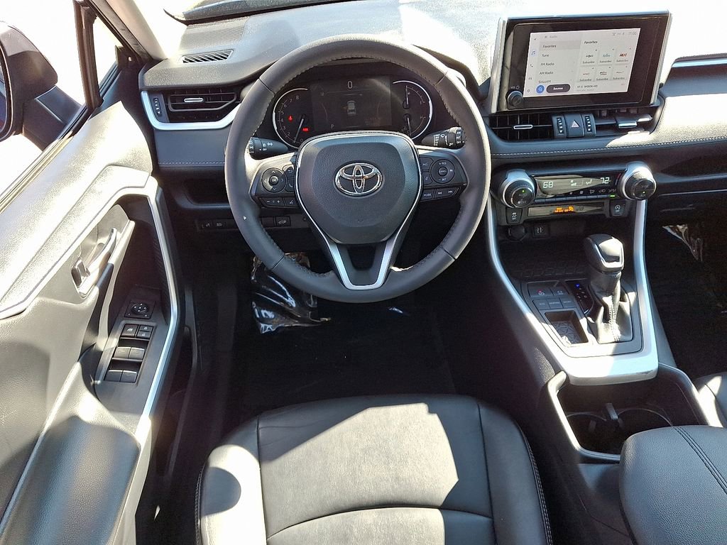 Used 2023 Toyota RAV4 XLE Premium image 12