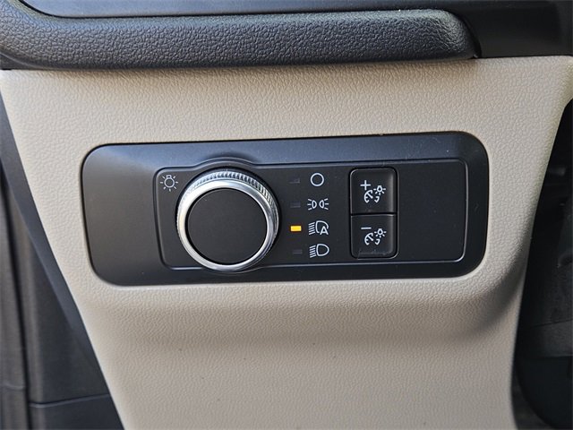 Used 2020 Ford Escape SE image 25