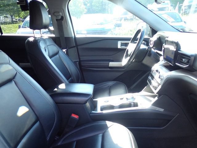 Used 2023 Ford Explorer XLT w/ Equipment Group 202A AWD/4WD image 10