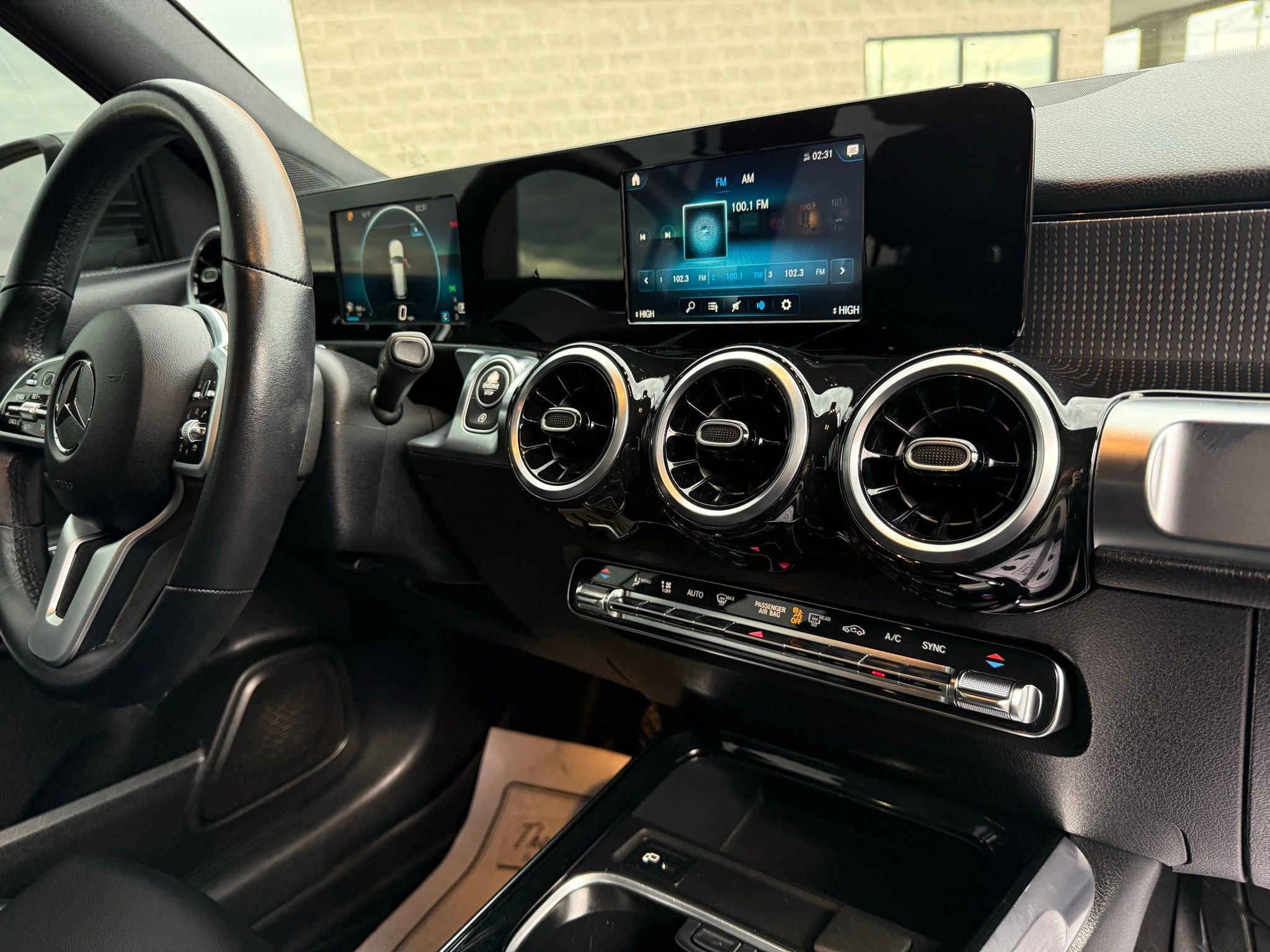 Used 2020 Mercedes-Benz GLB 250 4MATIC image 27