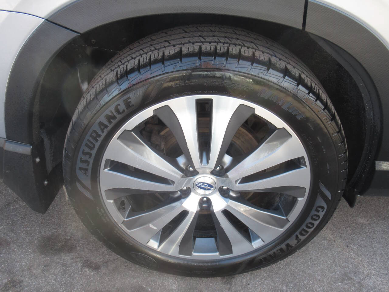 Used 2019 Subaru Ascent Premium AWD/4WD image 3