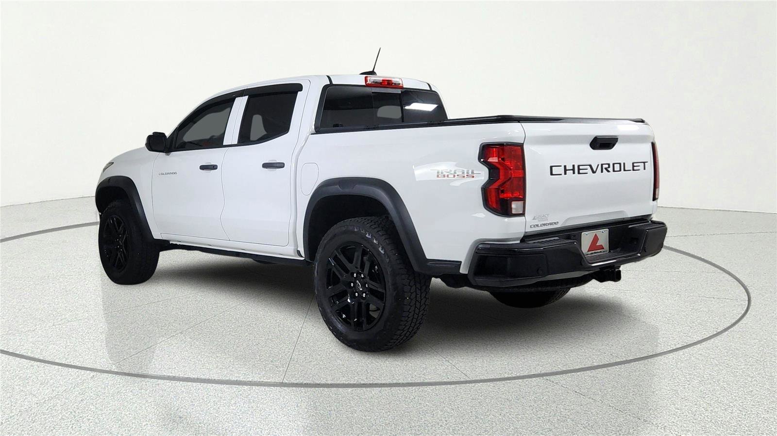 Used 2025 Chevrolet Colorado Trail Boss AWD/4WD image 4