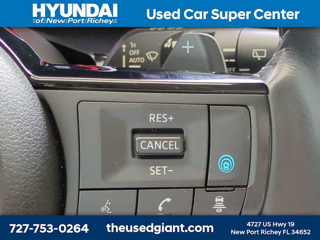Used 2023 Nissan Pathfinder Platinum FWD image 32
