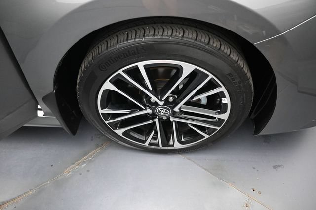 Used 2025 Toyota Camry XLE AWD/4WD image 35