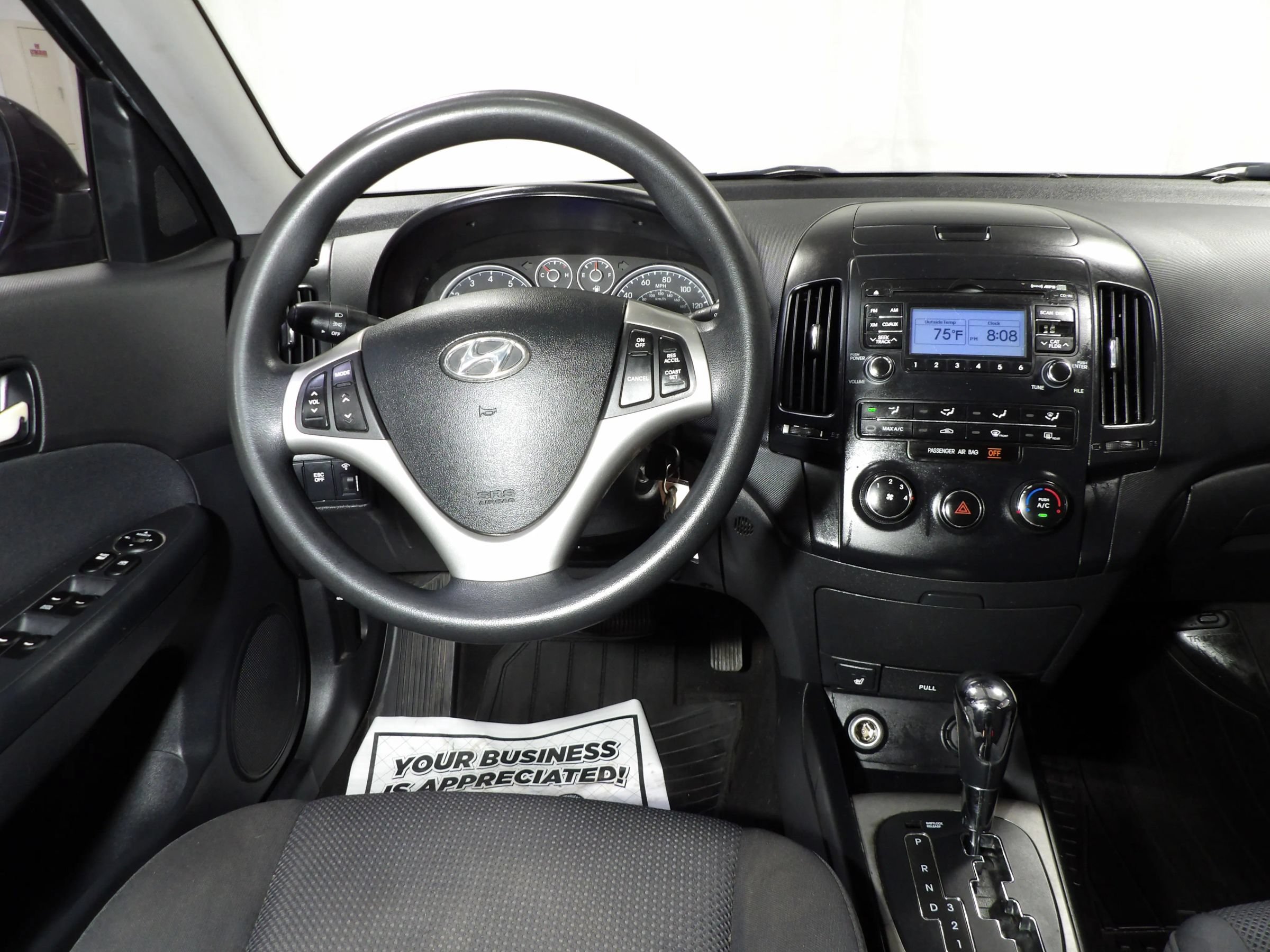 Used 2010 Hyundai Elantra SE FWD image 12