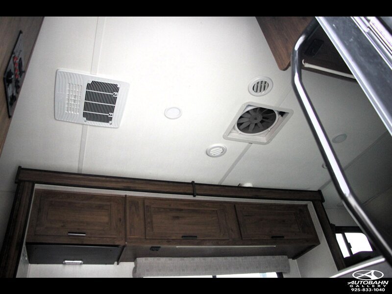 Used 2022 Ford E-450 and Econoline 450 Super Duty w/ Motorhome Prep Package RWD image 35