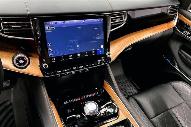 Used 2025 Jeep Grand Wagoneer L Series III w/ Rear-Seat Entertainment Group AWD/4WD image 37