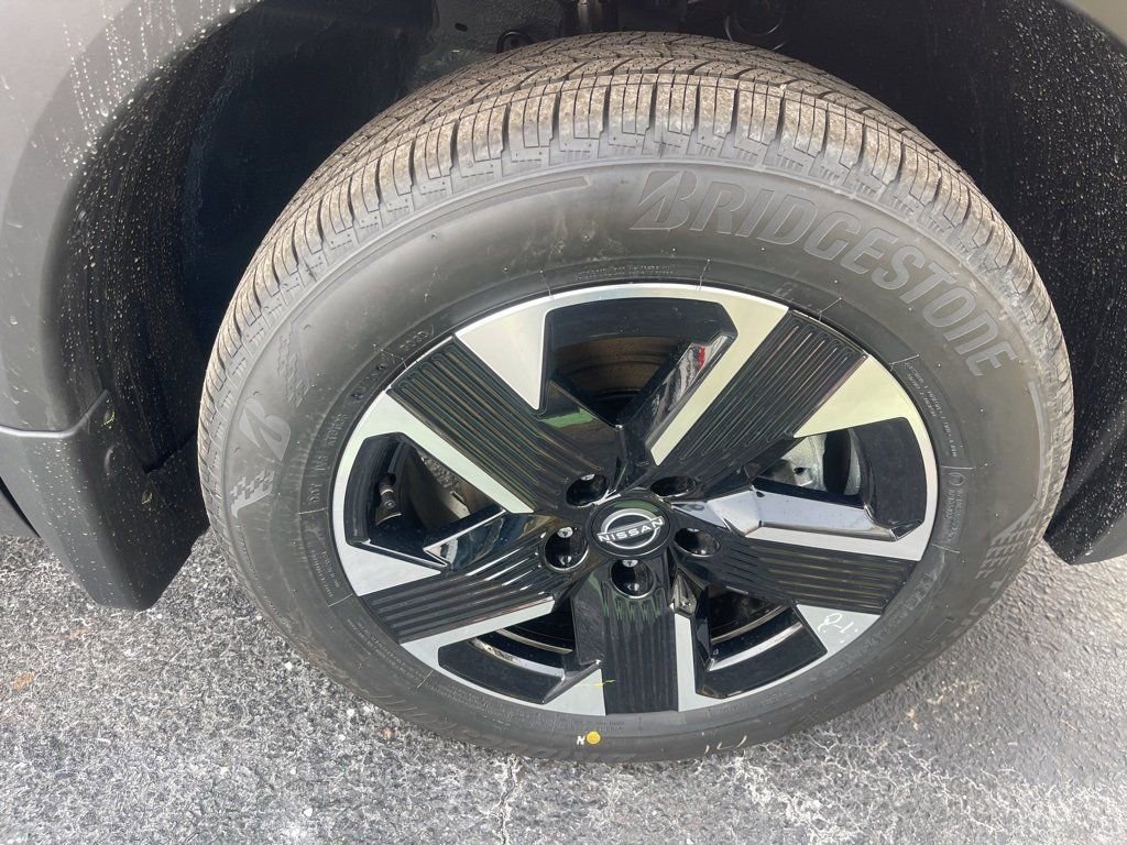 Used 2025 Nissan Kicks SV w/ SV Premium Package image 31