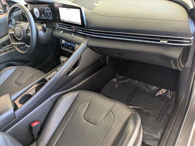 Used 2023 Hyundai Elantra Limited image 21