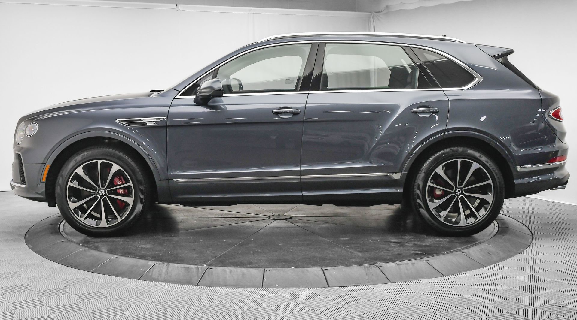 New 2025 Bentley Bentayga image 9