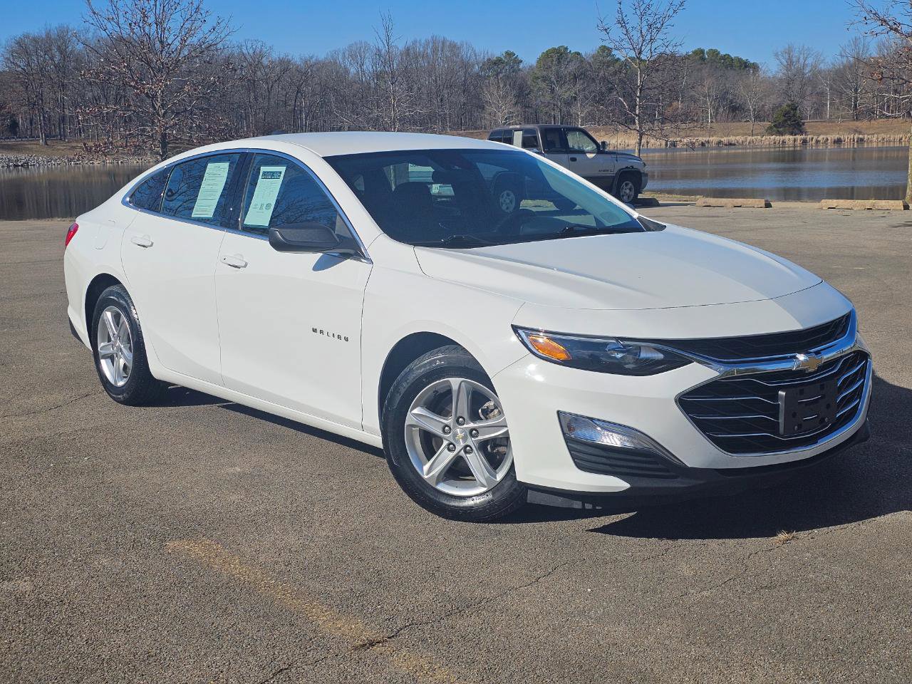 Used 2023 Chevrolet Malibu LS image 2
