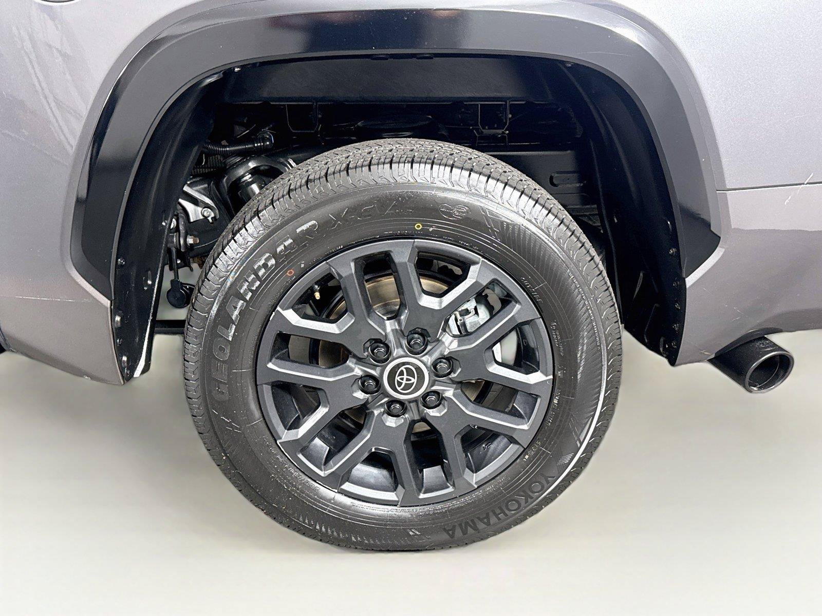 Used 2024 Toyota Tundra Platinum AWD/4WD image 47
