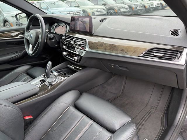 Used 2019 BMW 540i w/ Premium Package RWD image 31