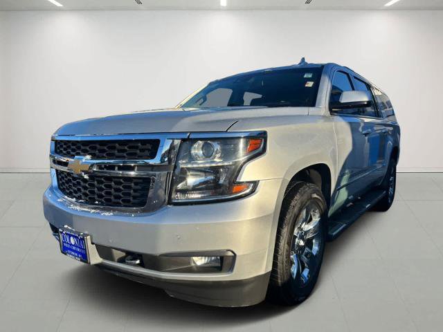 Used 2017 Chevrolet Suburban LT w/ LT Signature Package image 2