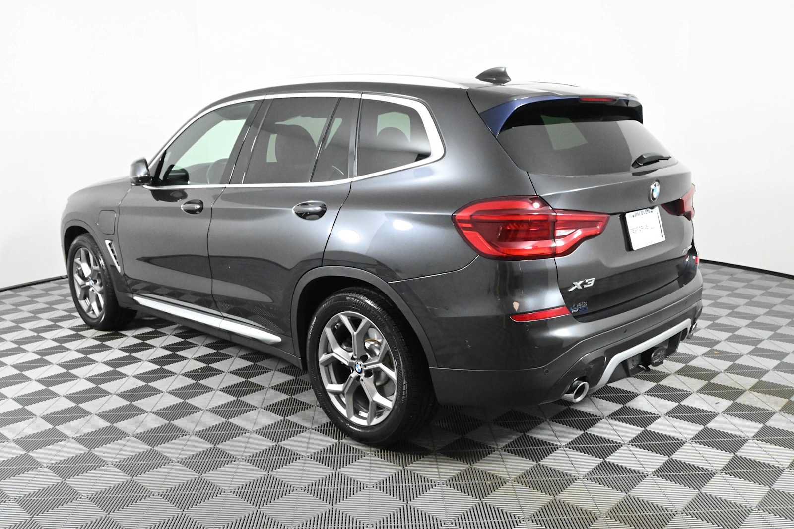 Used 2021 BMW X3 xDrive30e w/ Executive Package AWD/4WD image 8